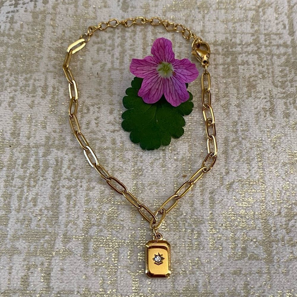 Slide Jewelry Gold Bracelet with Rectangular Rhinestone Pendant. NWOT